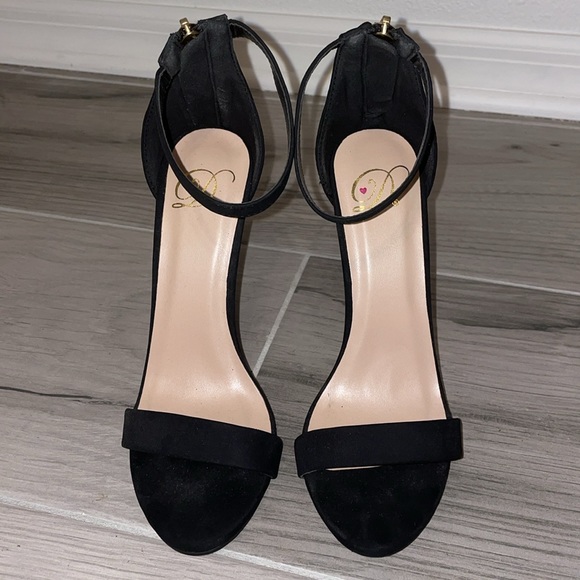 Black strap heels - Picture 7 of 9